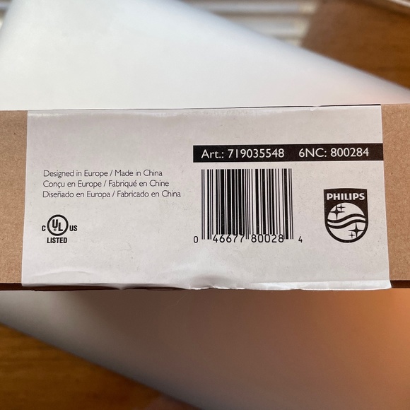 Philips Hue Smart Light  lightstrip w/regular and multicolored lights - Picture 5 of 12